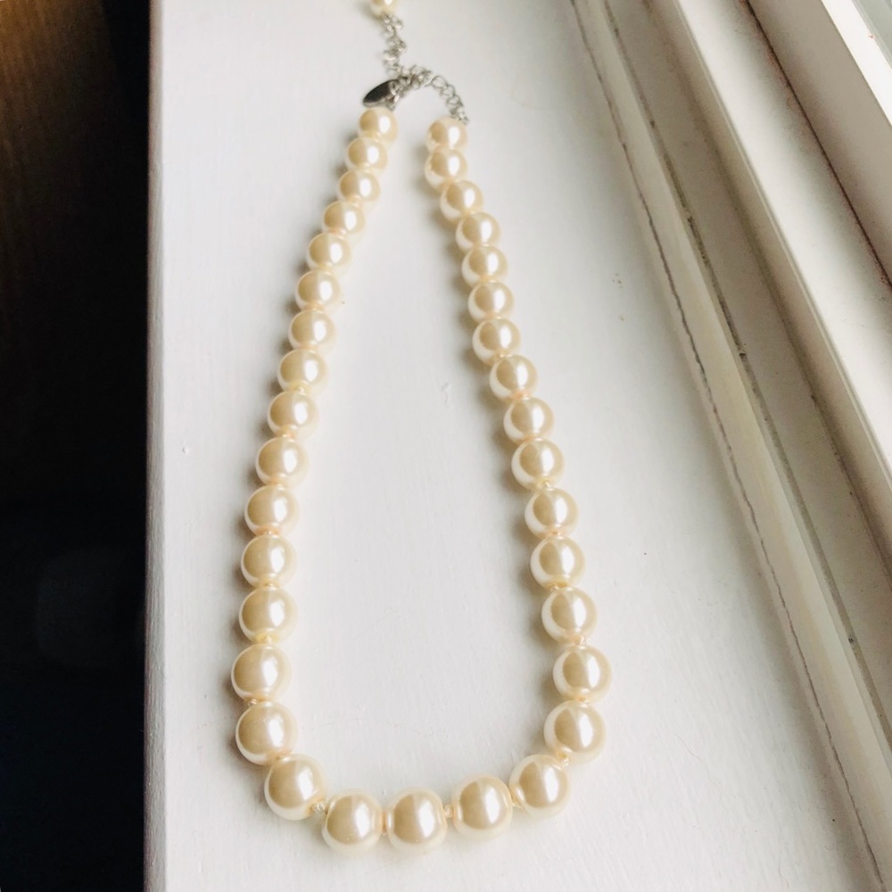 3/$10 Charming Charlie Pearl Necklace